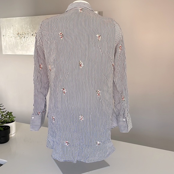 M Zara Women Blue/White Striped Long Sleeve Button Shirt w/ Floral Embroidery - Picture 4 of 9